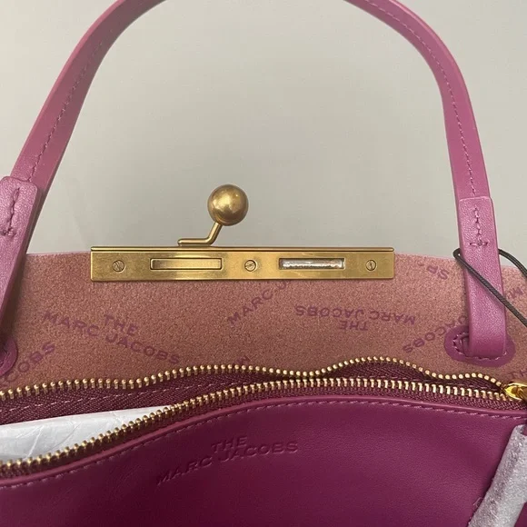 New With Defects MARC JACOBS THE KISS LOCK MINI TOTE Dusty Lilac Multi - Picture 7 of 7